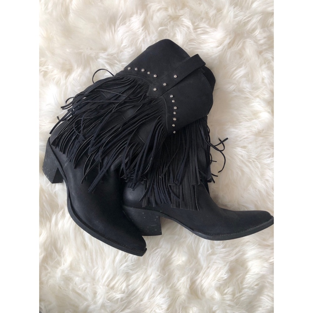 Black cowgirl boots with fringe